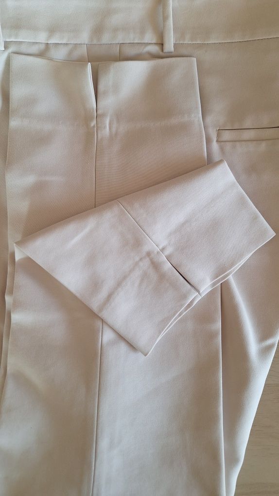 Calça bege (Zara)