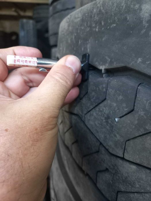 Шина 275/70R22.5 Bridgestone (замена 9.00R20) скат майже НОВА