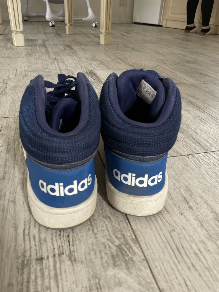 Продам оригинал Adidas