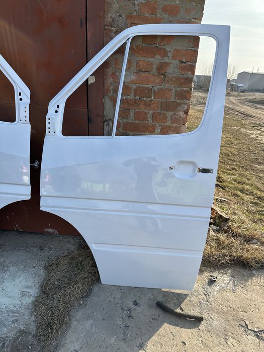 Передні двері Sprinter 1996-2006 рік пара, дверка