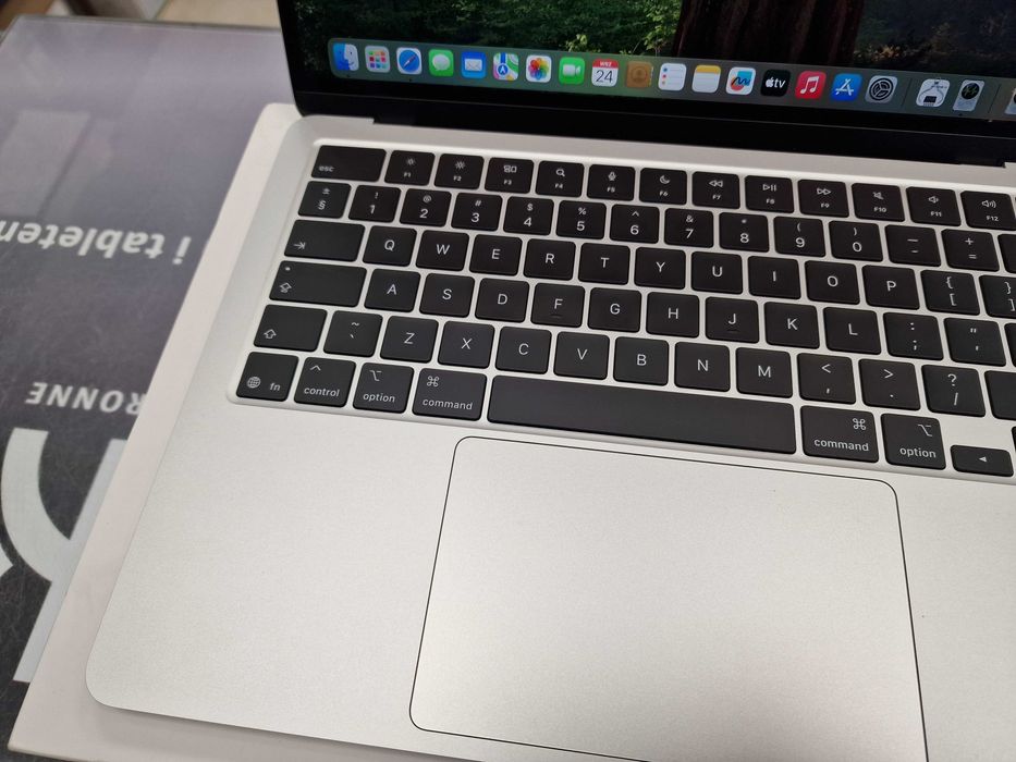 Macbook Air 13 2025/ M4/ 16GB/ 256GB/ Silver/ Grade A/ 17 cykli z iSpo