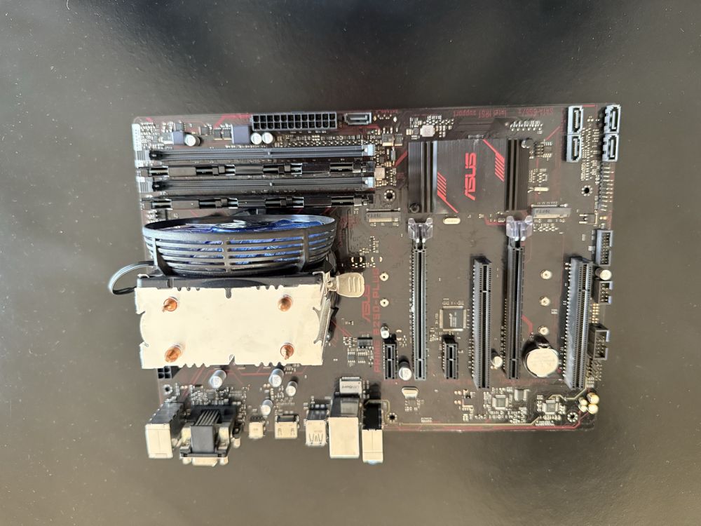 Bundle B250 Plus + i5 7500 + cooler + 8 Gb ram 2400 mhz