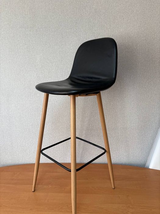 Високий стілець YJSK