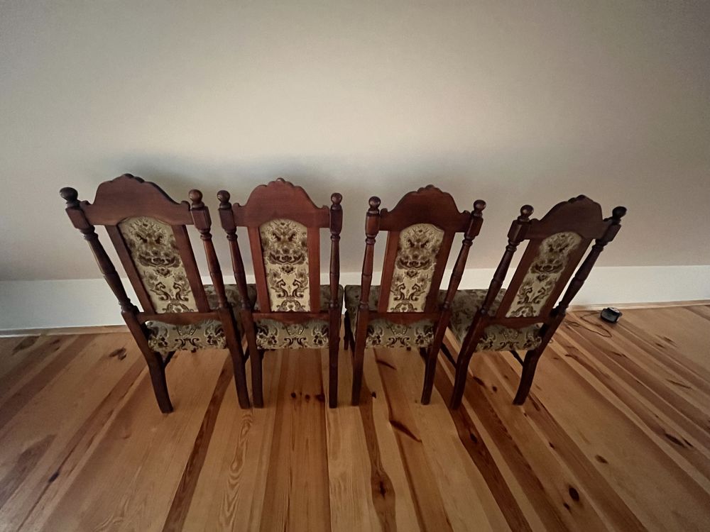 Stylowe krzesła do salonu