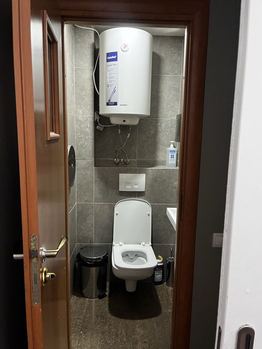 Оренда примішення без комісії в центрі на 2 поверсі , 77 кв.м