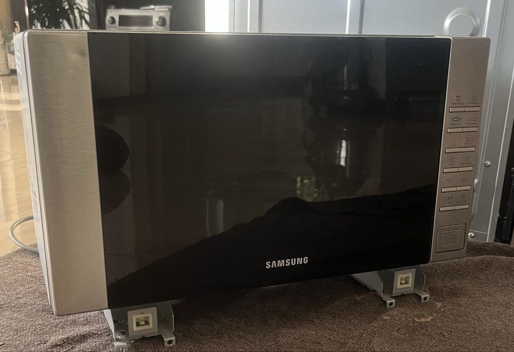 Kuchenka mikrofalowa samsung FG 87SUST