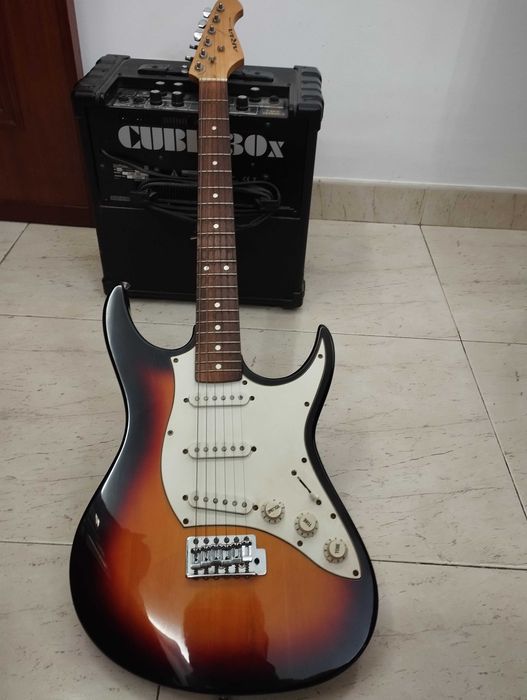 Guitarra ARIA STG Series