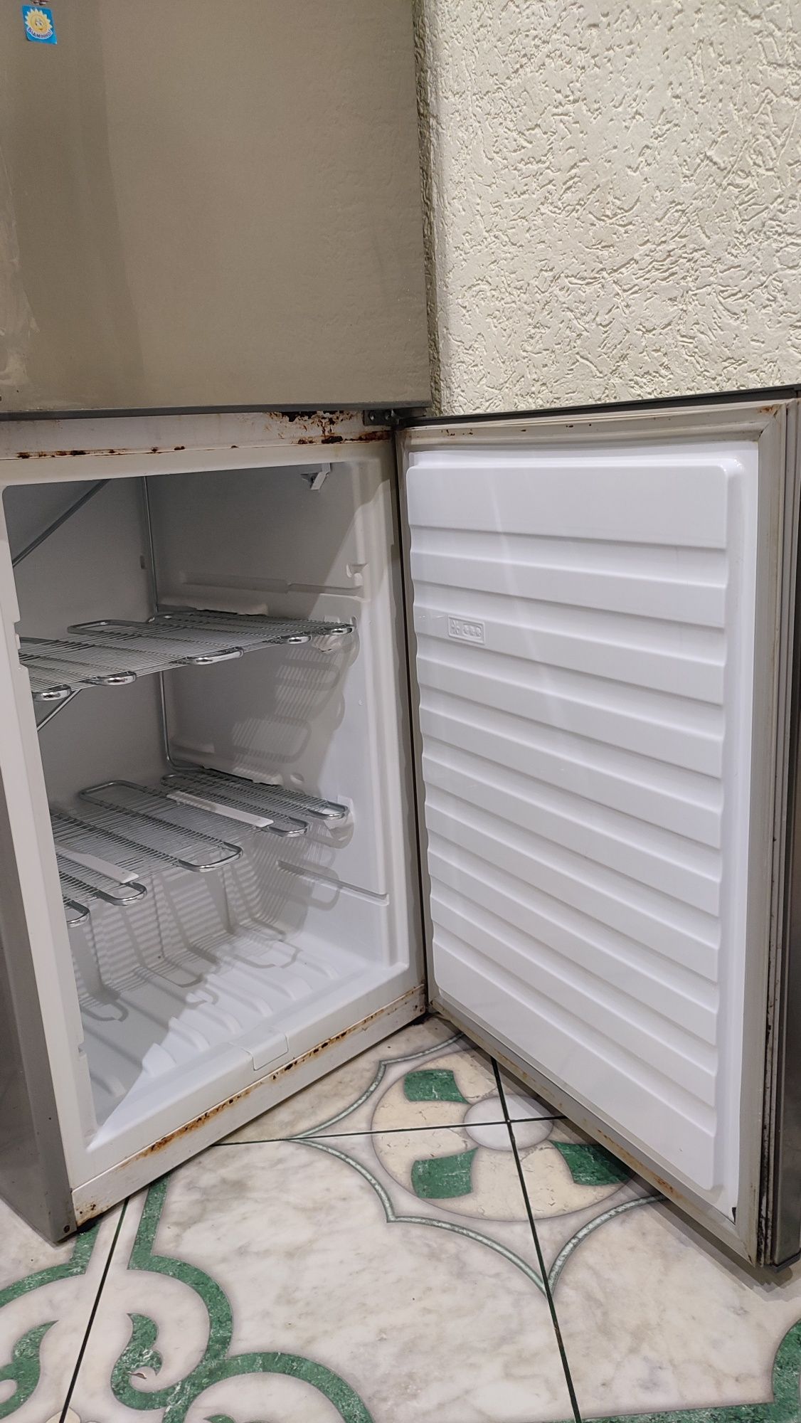 Холодильник Whirpool нержавійка