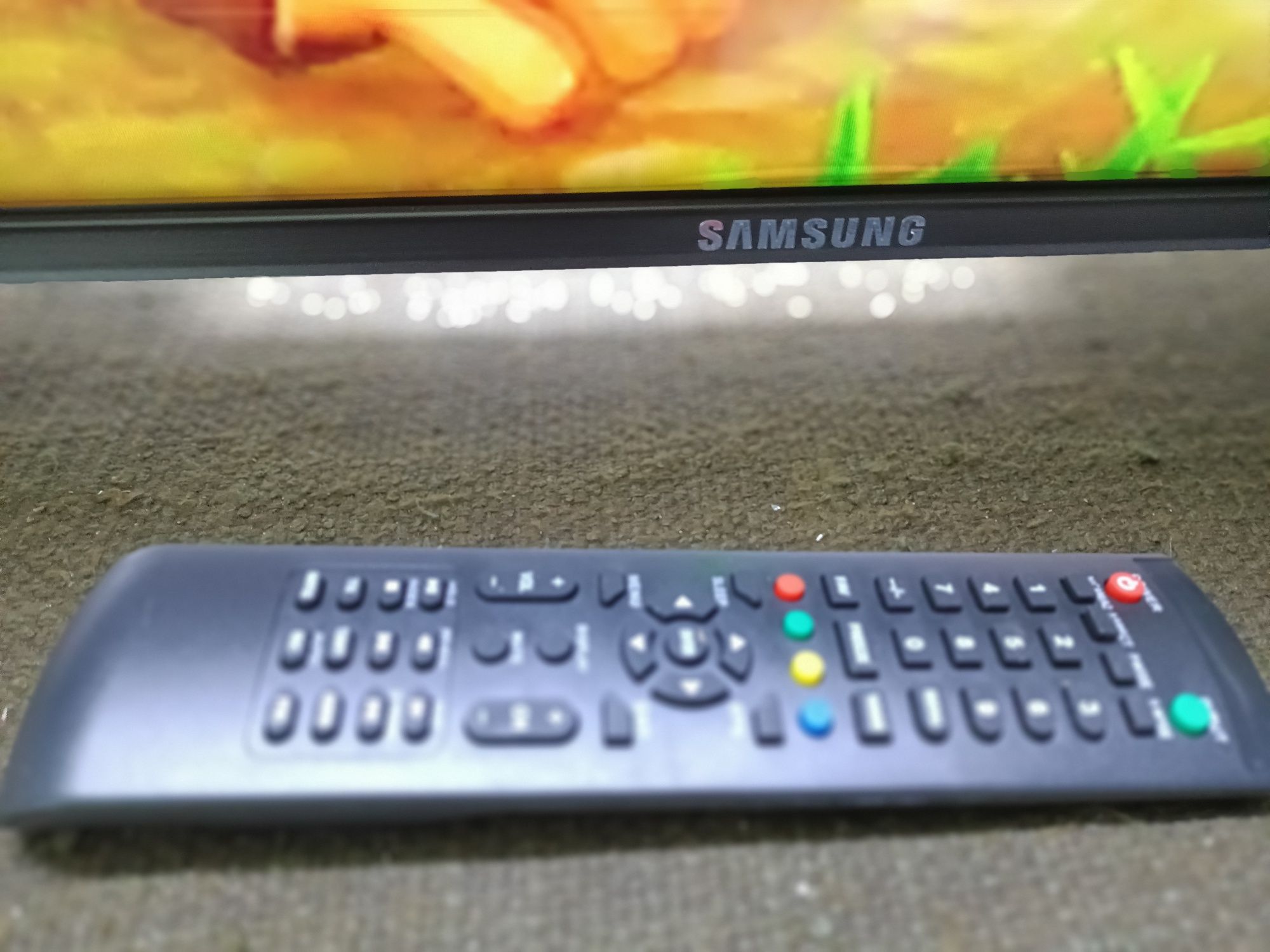 Samsung 32"- Т2 вбудований, телевізори