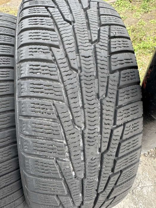 Зимові шини Nokian 205/55 R16