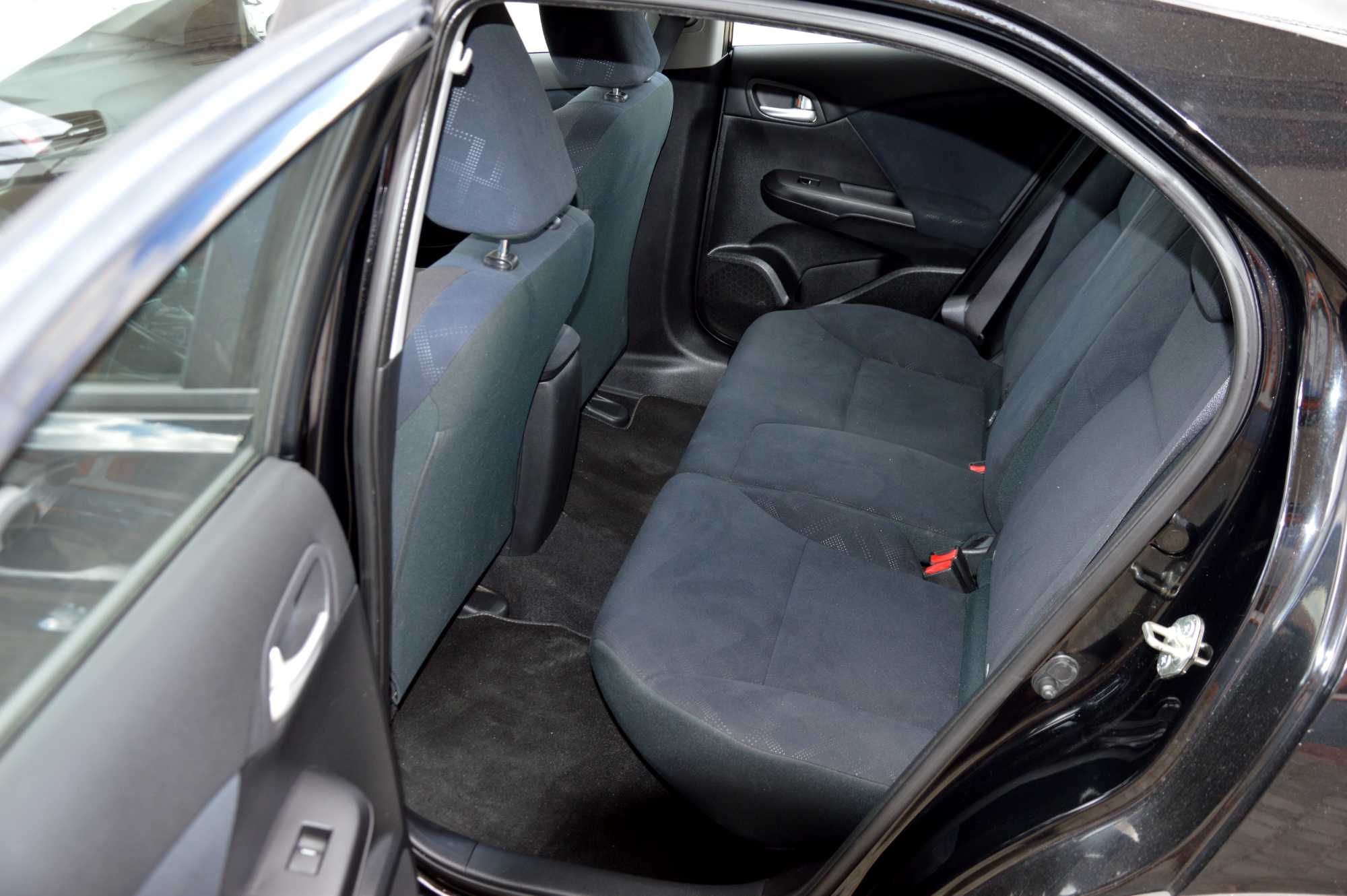 Honda CIVIC 2012 ROK 1.8 benzyna 210tyś km przebiegu. SUPER AUTO!!!