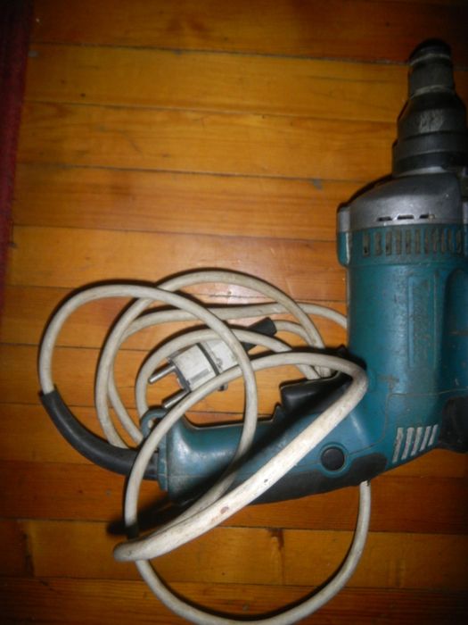 Шуруповерт Makita 6827 винтоверт сетевой