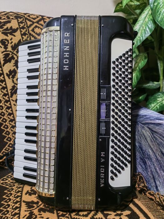Akordeon hohner 120basy 4 hury
