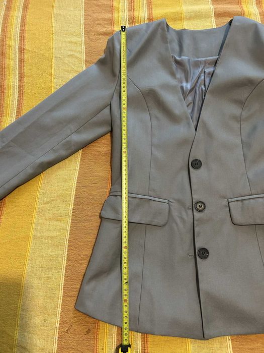 Klasyczny damski garnitur 3 częściowy M/38 nowy