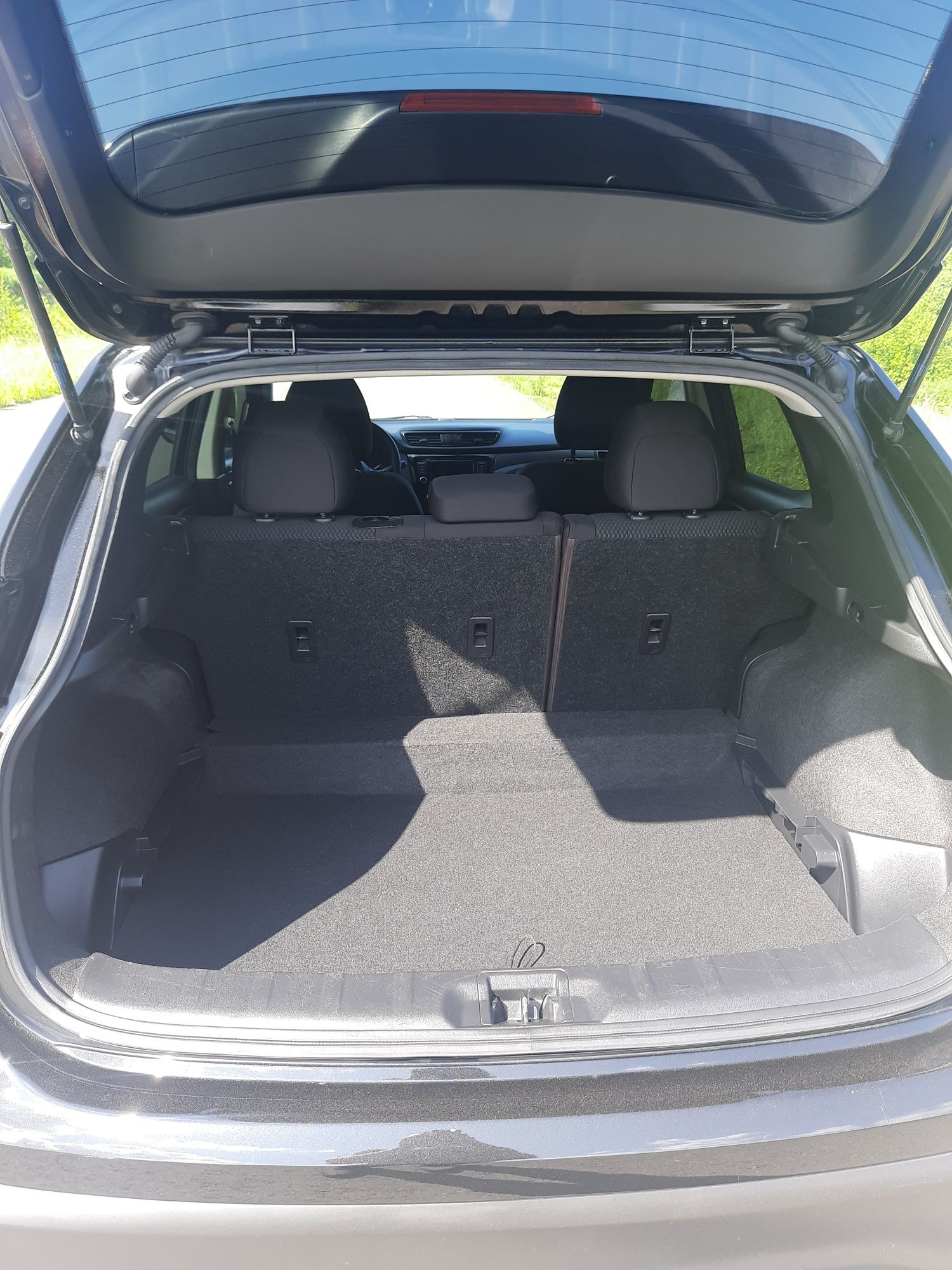 Продам Nissan ROGUE SPORT