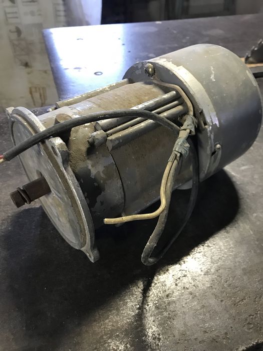 Електродвигун однофазний 220 В / 440 Вт