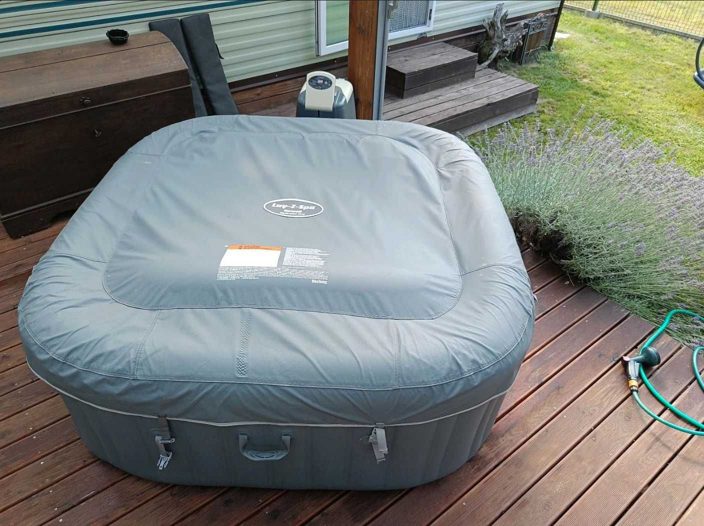 Whirlpool/Jacuzzi Lay-Z-Spa Hawaii Hydrojet Pro