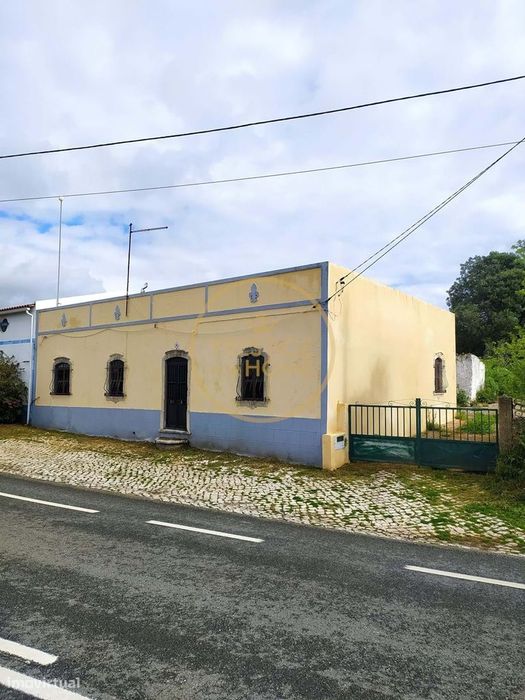 Moradia térrea  para remodelar com mais de 8500m2