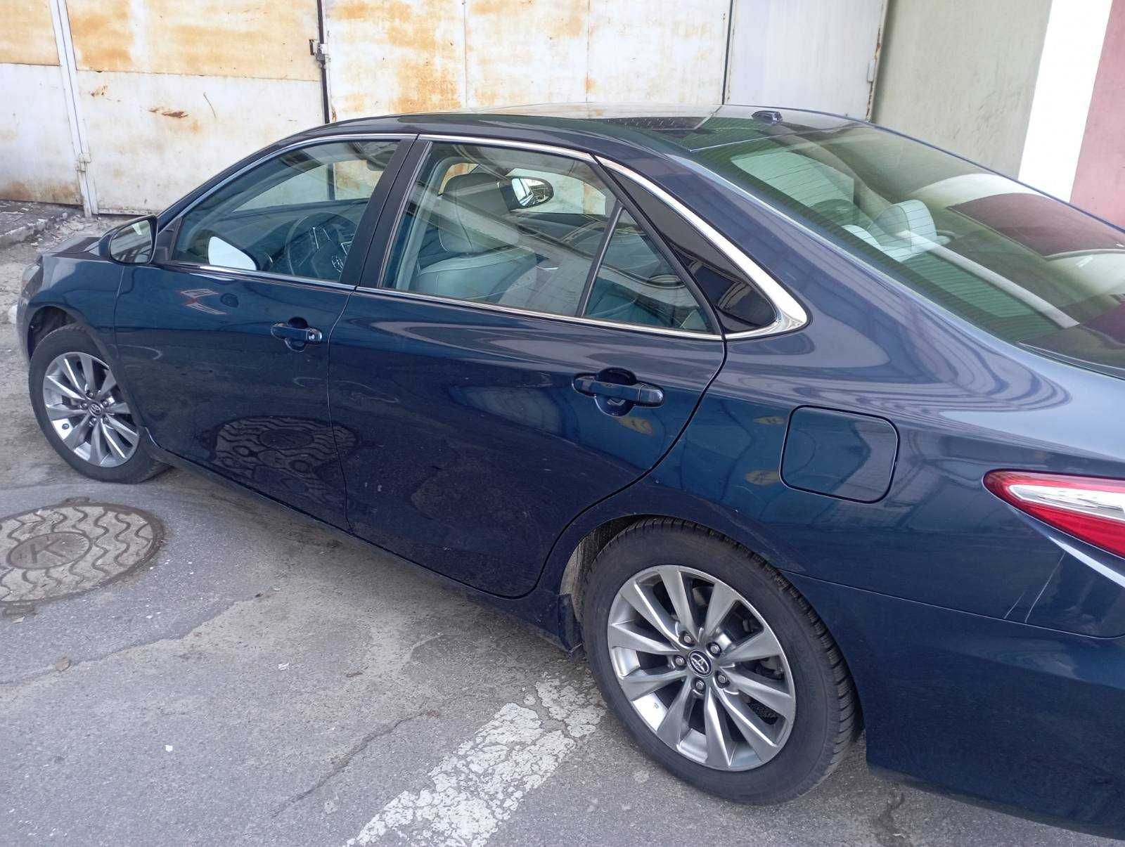 Оренда авто Камрі гібрид Camry Hybrid