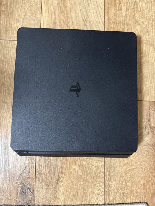 PS4 Slim 1TB +2 джойстика