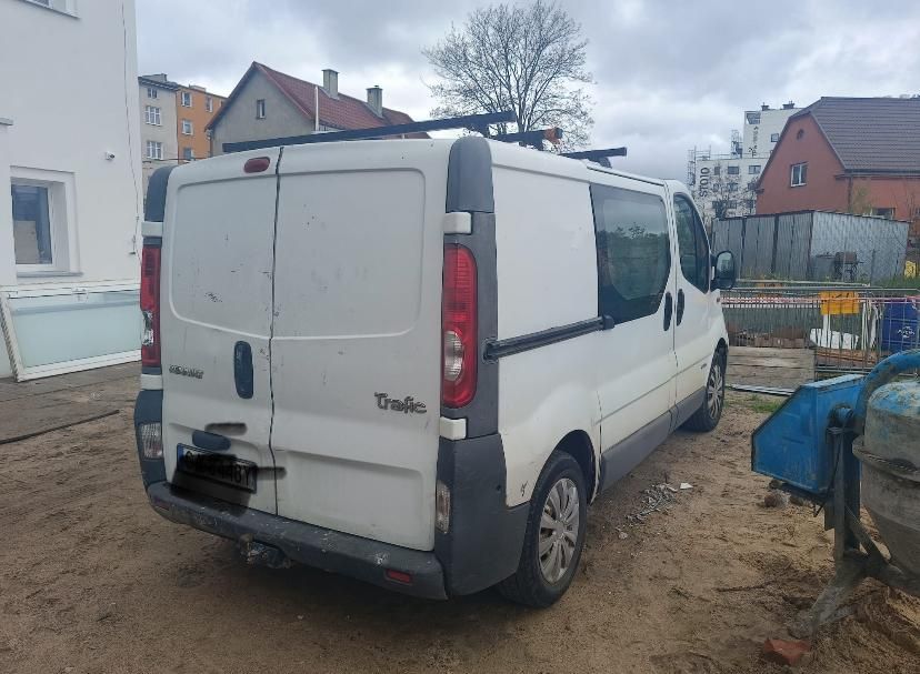 Renault Trafic 2.0 dCi silnik skrzynia części maska zderzak drzwi moty