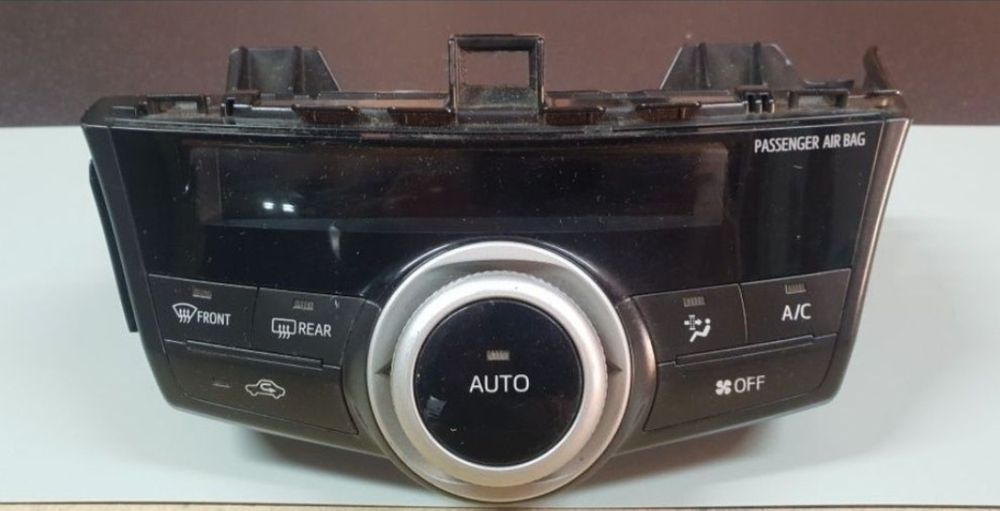 Панель управління клімат контролю toyota prius plus або v. З Польщі.