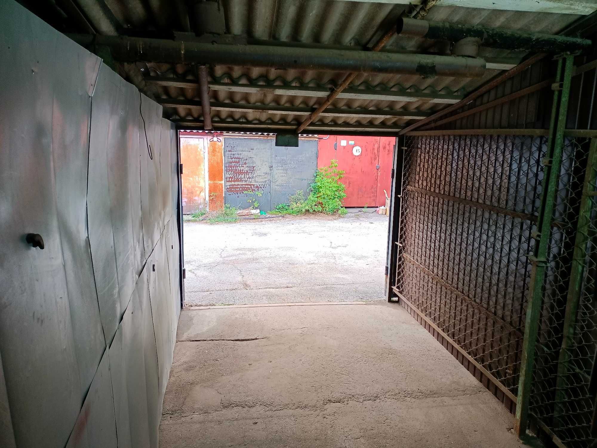 Охраняемый гараж в кооперативе с электричеством и охраной.