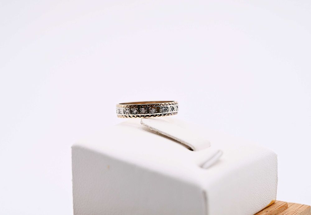 ZB330 Śliczny i uroczy złoty pierścionek obrączka z cyrkoniami 375 R:8