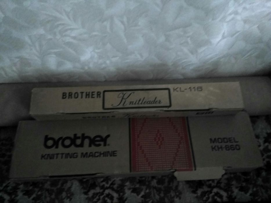 Вязальная машинка Brother