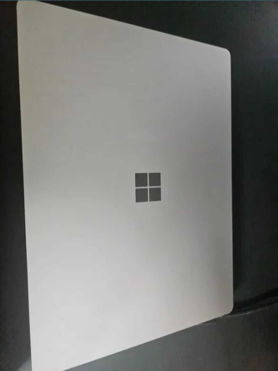 Laptop Microsoft Surface 3, 13,5', 16 RAM, Intel Core i7-1065G7