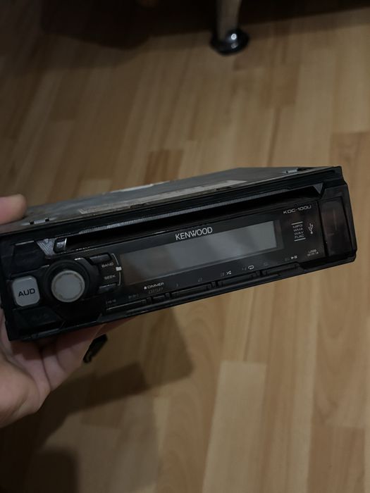 Магнитола Kenwood KDC 100UR