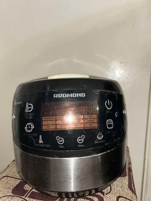 Мультиварка Redmond RMC-M90