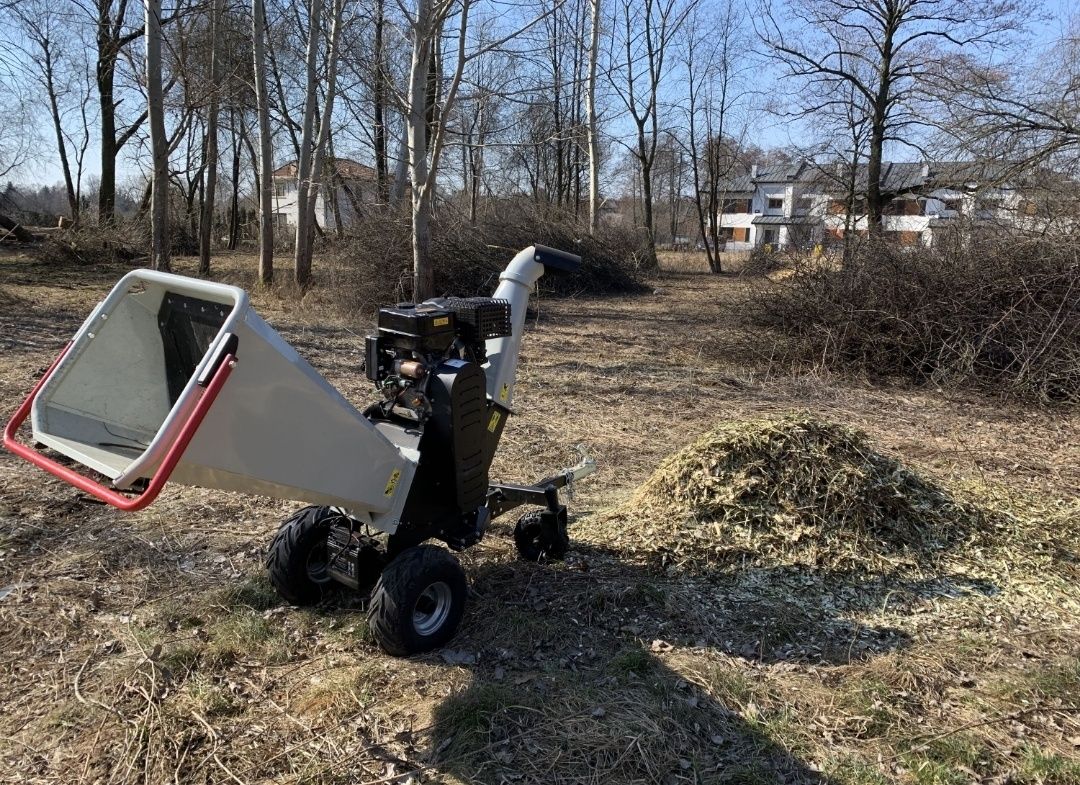 Usługi rębakiem, rozdrabnianie gałezi  drzew, wynajem rębaka