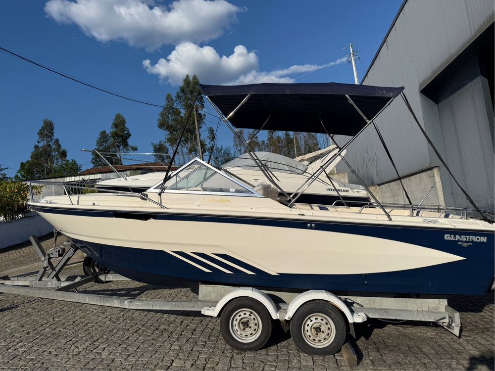 TROCO Barco Glastron Aventure 214