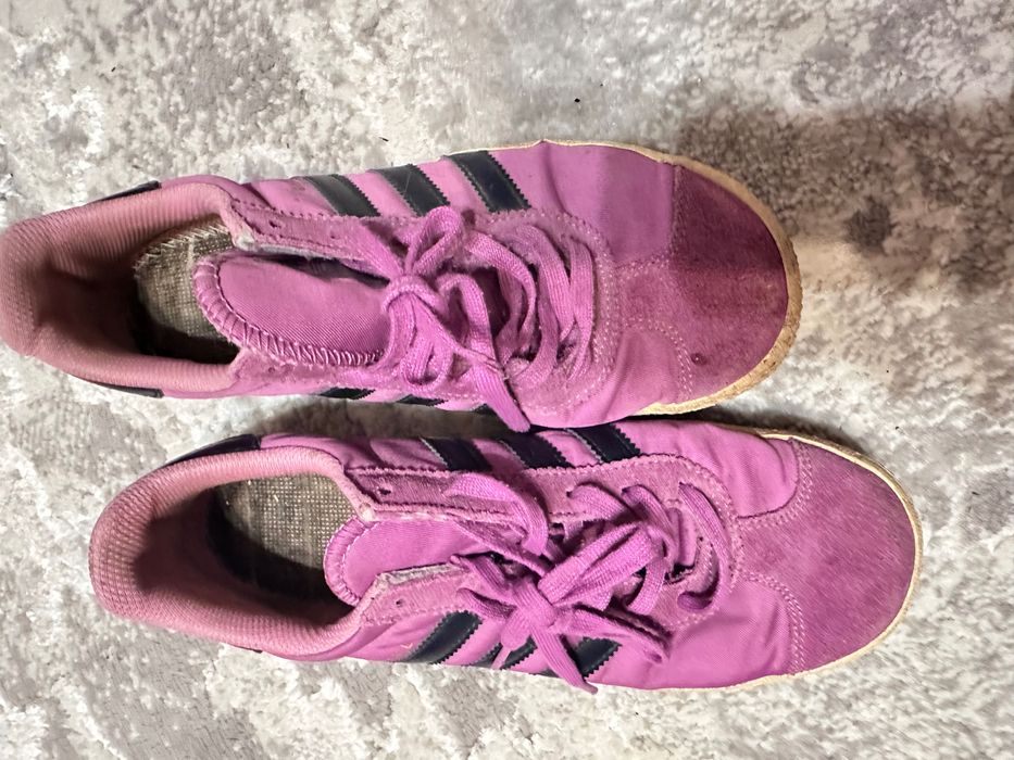 Кроссовки adidas размер 37