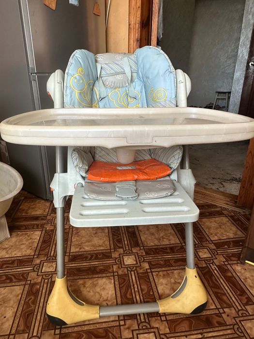 крісло для годування дитяче