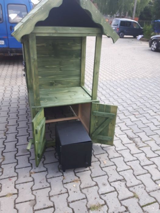 Wędzarnia z drewutnią.Cena obowiązuje do wyczerpania zapasów.