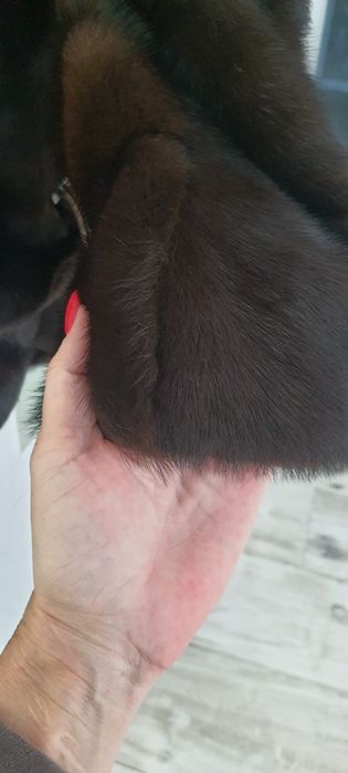 Ниркова шубка у відмінному стані