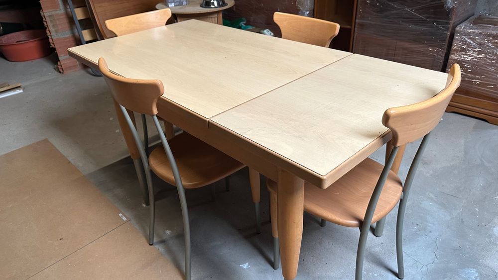 Mesa cozinha madeira maciça com cadeiras extensível