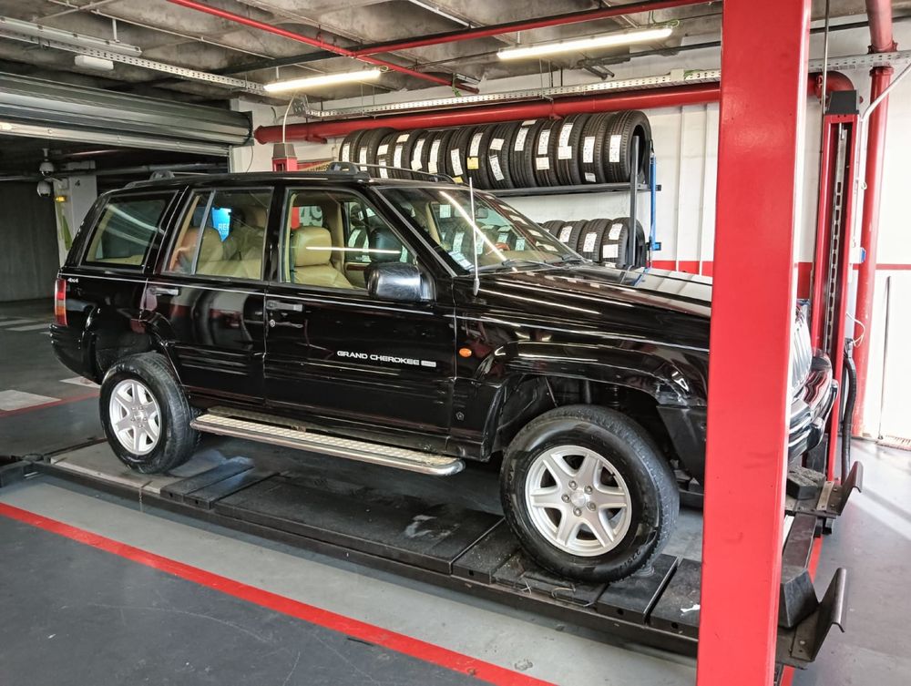 JEEP GRAND CHEROKEE 2.5 td oficial  (manual) 4x4