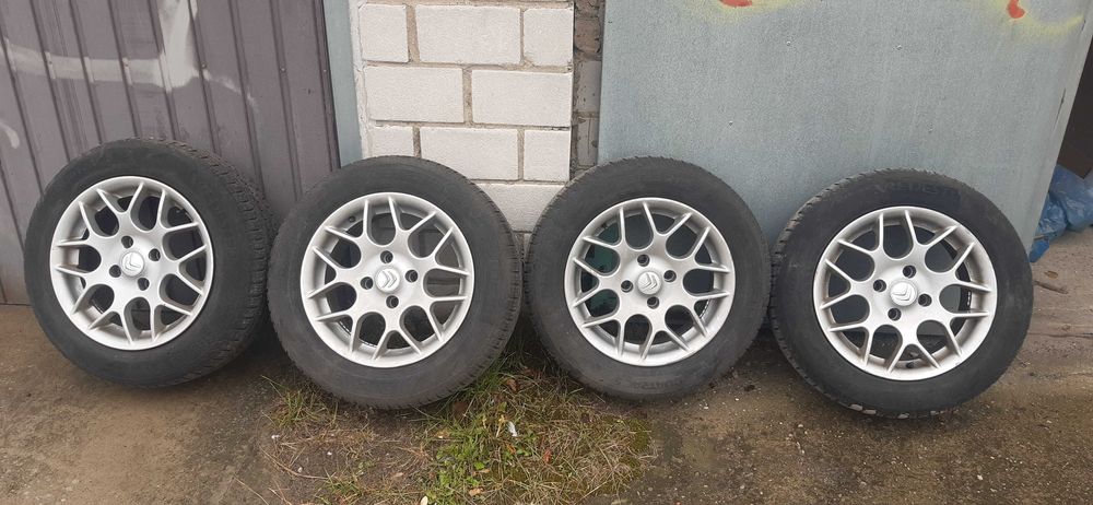 Alufelgi z oponami wielosezonowymi