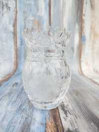 Śliczny kryształowy wazon - bogato zdobiony - vintage
