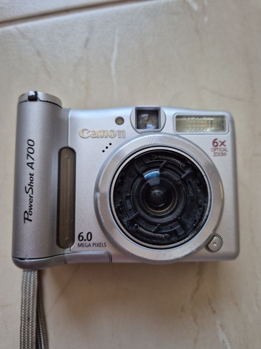 Продам фотоапарат Canon power shot A700 на запчастини