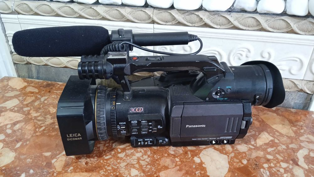 Відеокамера професійна Panasonic AG-DVX100BЕ miniDV