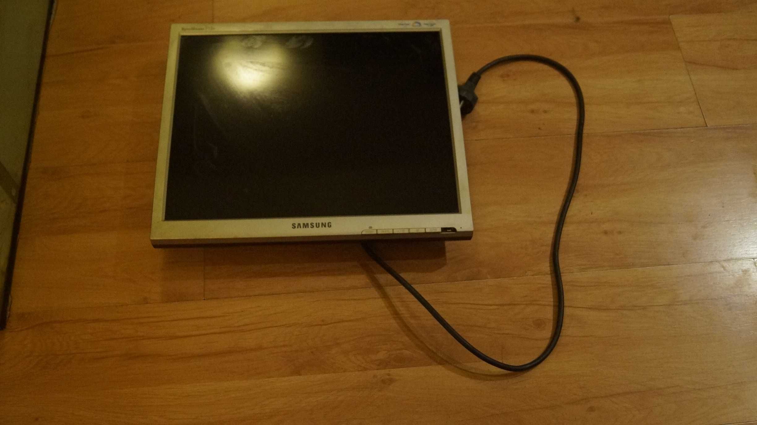 Monitor 17 Samsung SyncMaster SM 713N