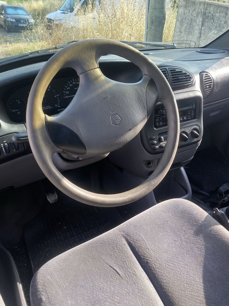 Chrysler Voyager 2.5 impecavel