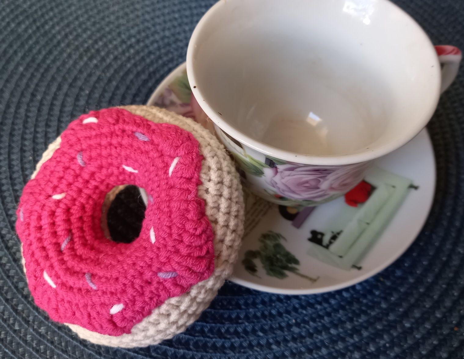 Donat, pączek handmade na szydełku