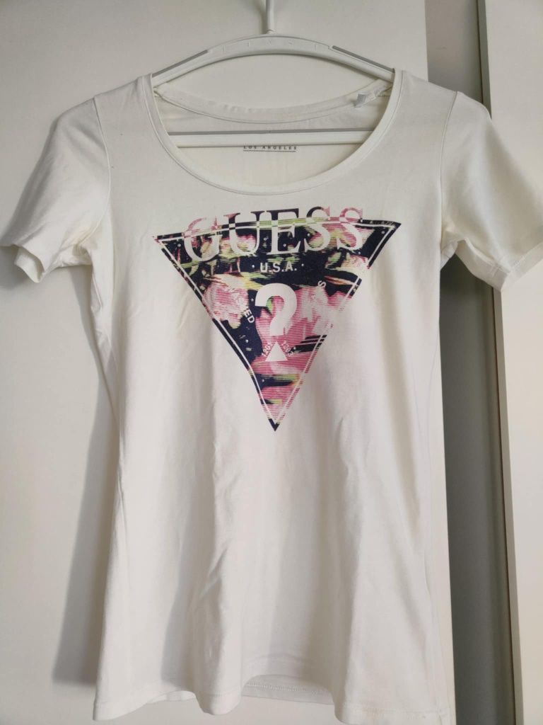 T-shirt Guess damski