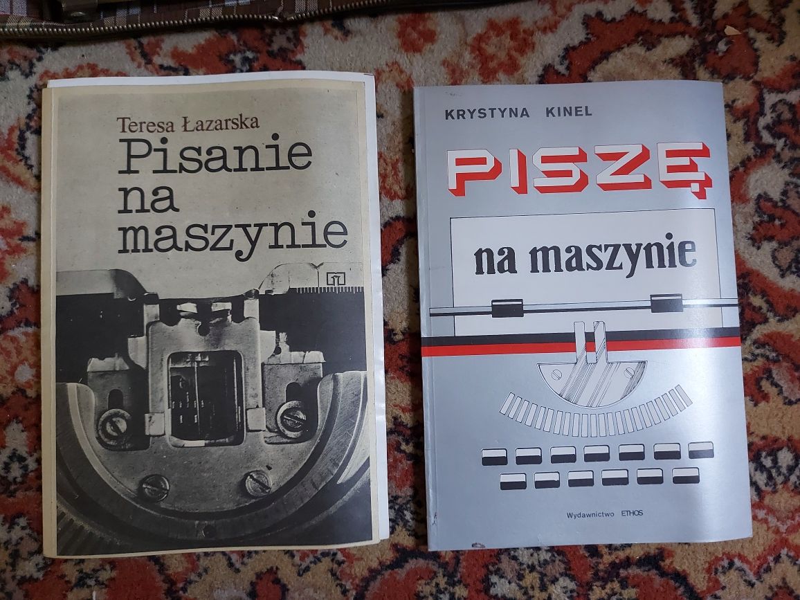 Maszyna do pisania Łucznik 1303 Predom w walizce