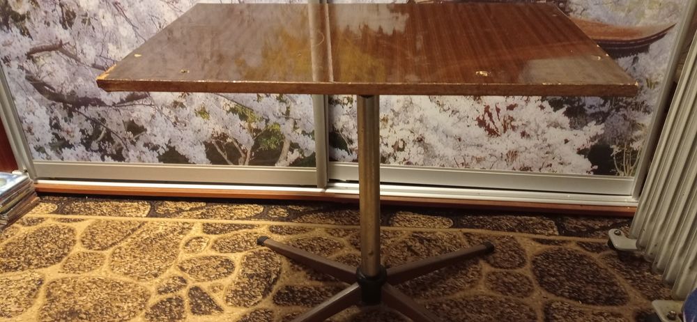 стол под телевизор